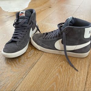 Nike Blazer Mid ‘77 Gray suede & white sz7.5